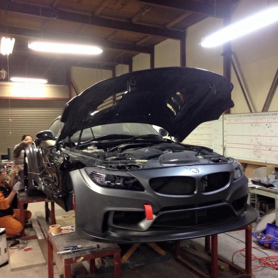  BMW Z4 by Varis 2015 года  (фото 3 из 8)
